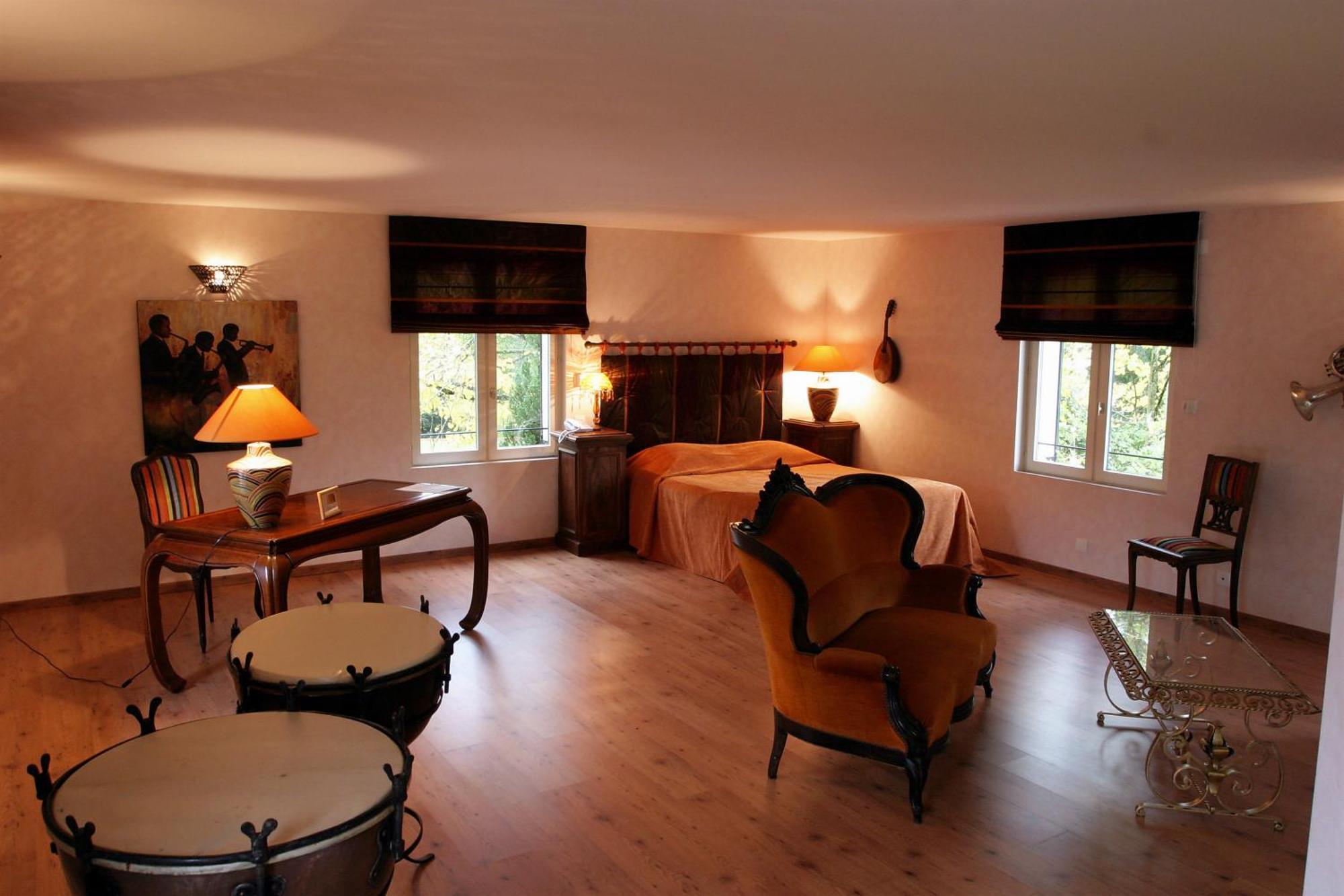 Chateau De La Dame Blanche - Logis Geneuille Ngoại thất bức ảnh