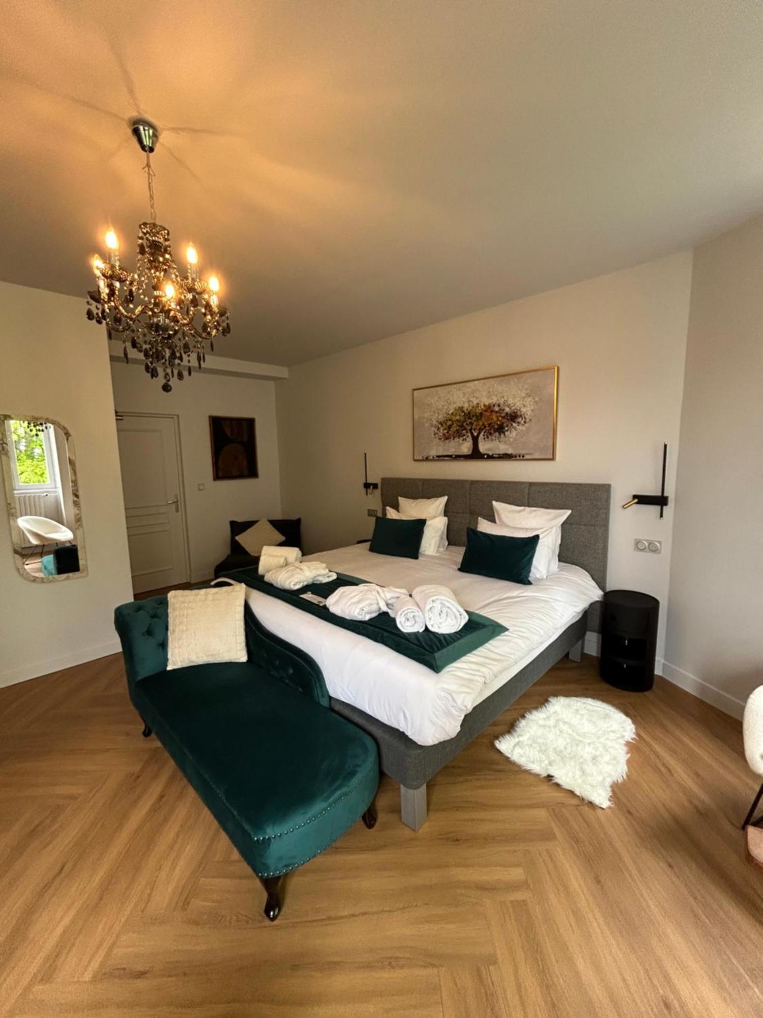 Chateau De La Dame Blanche - Logis Geneuille Ngoại thất bức ảnh