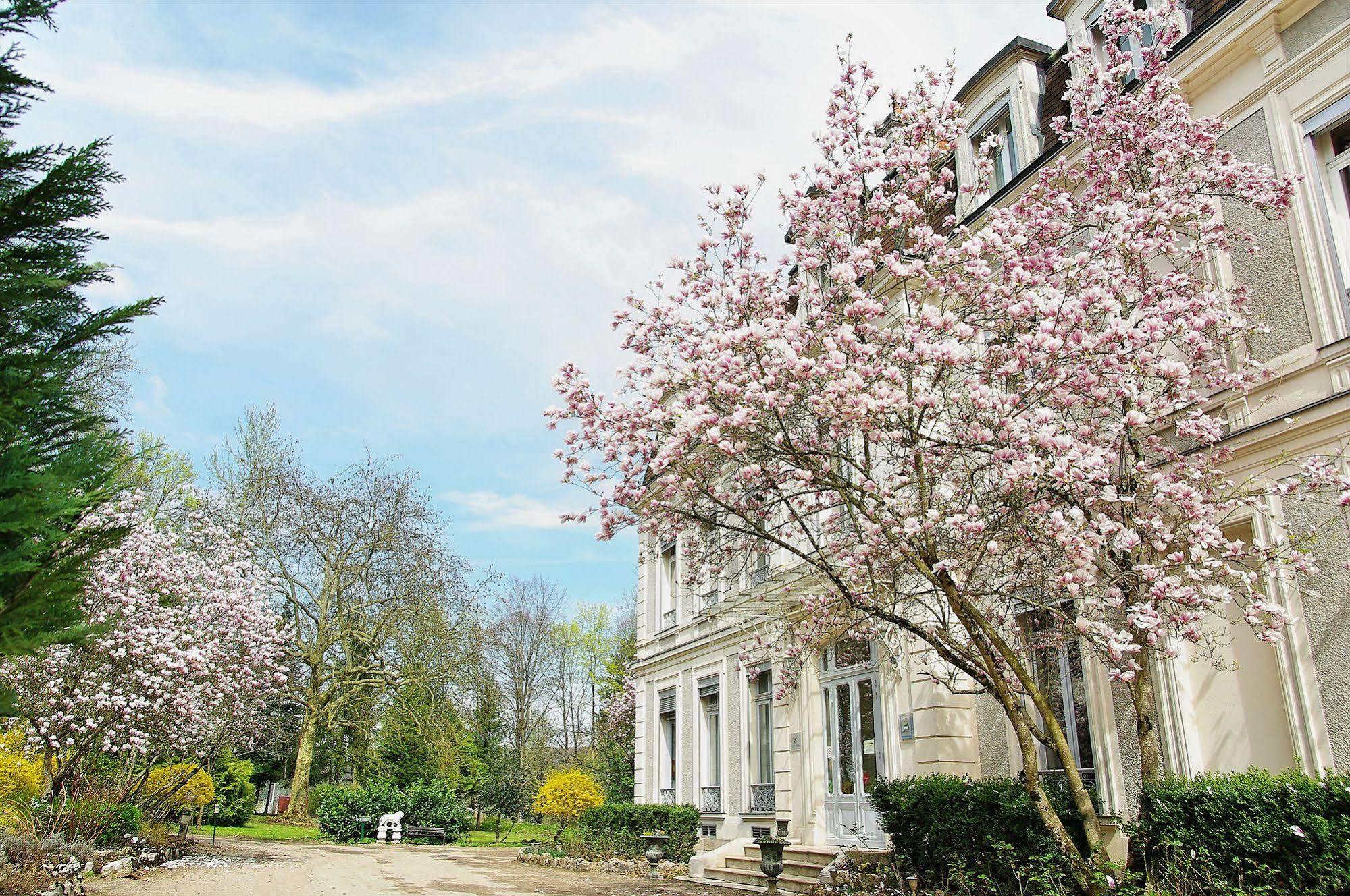 Chateau De La Dame Blanche - Logis Geneuille Ngoại thất bức ảnh