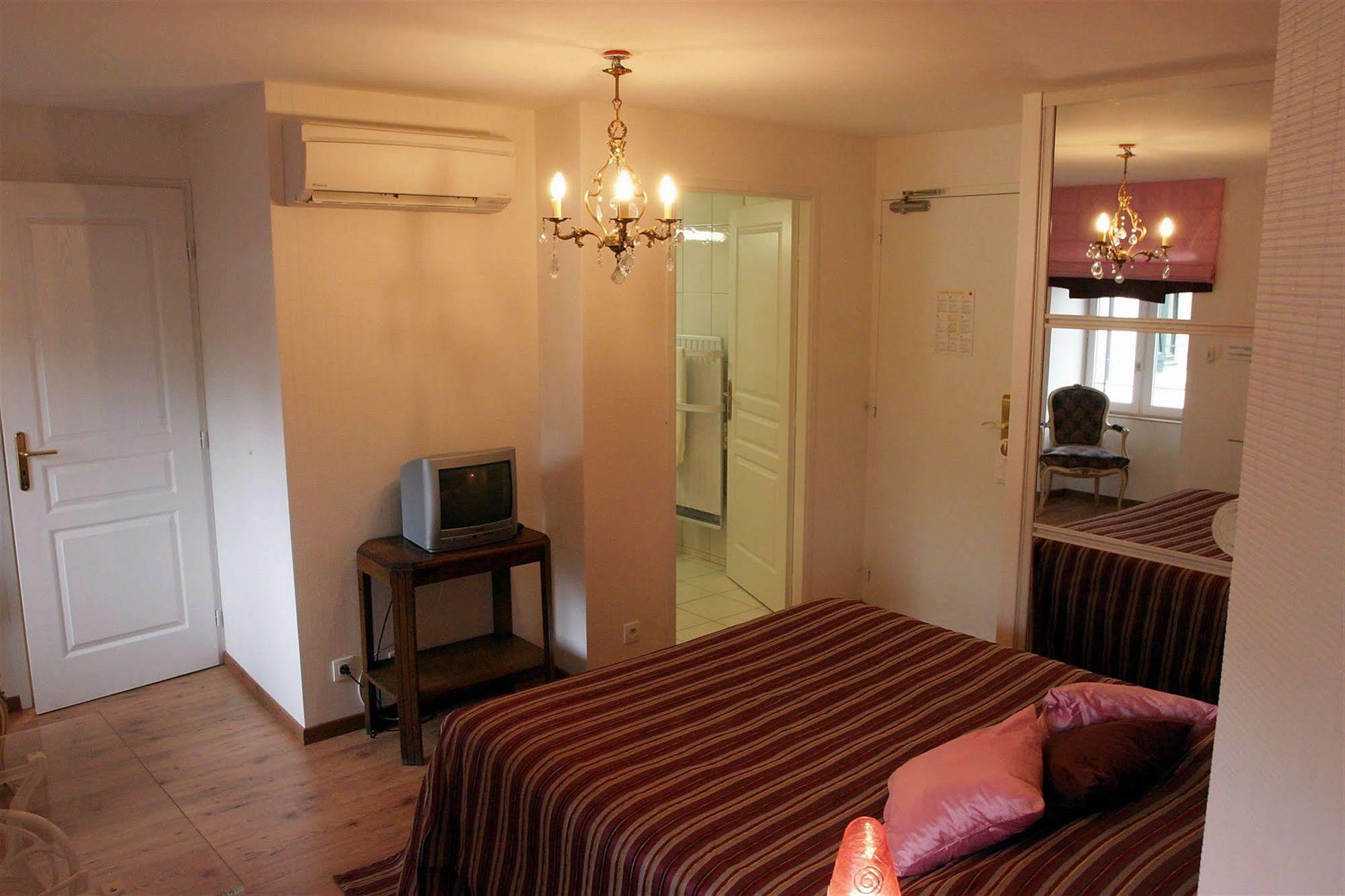 Chateau De La Dame Blanche - Logis Geneuille Ngoại thất bức ảnh