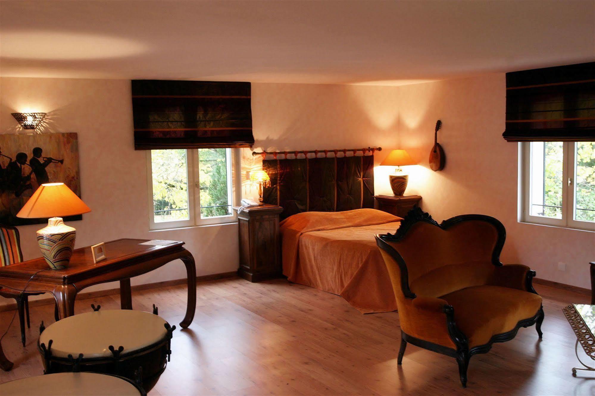 Chateau De La Dame Blanche - Logis Geneuille Ngoại thất bức ảnh
