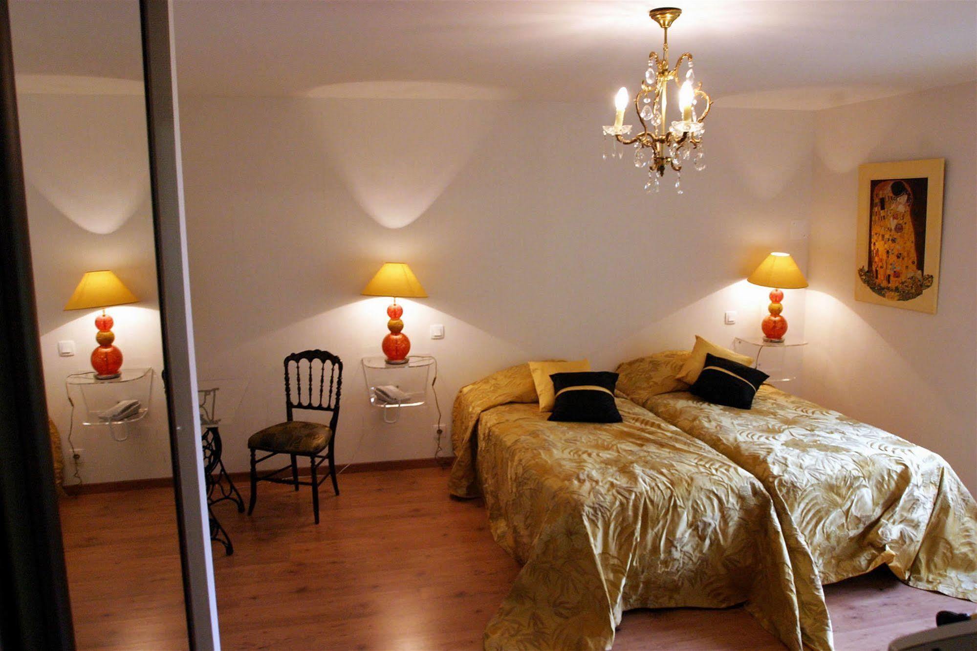 Chateau De La Dame Blanche - Logis Geneuille Ngoại thất bức ảnh